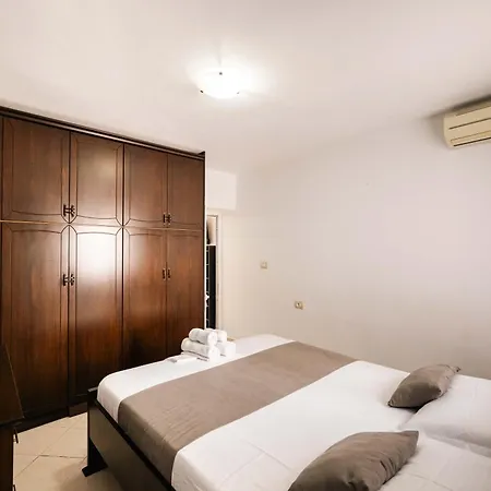Guest house A&f Ksamil